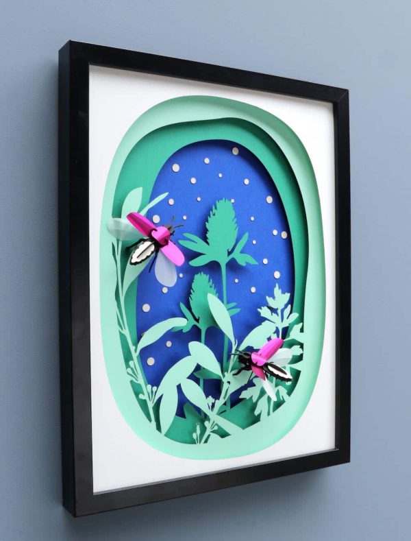 Assembli 3D Paper Insect Firefly in frame